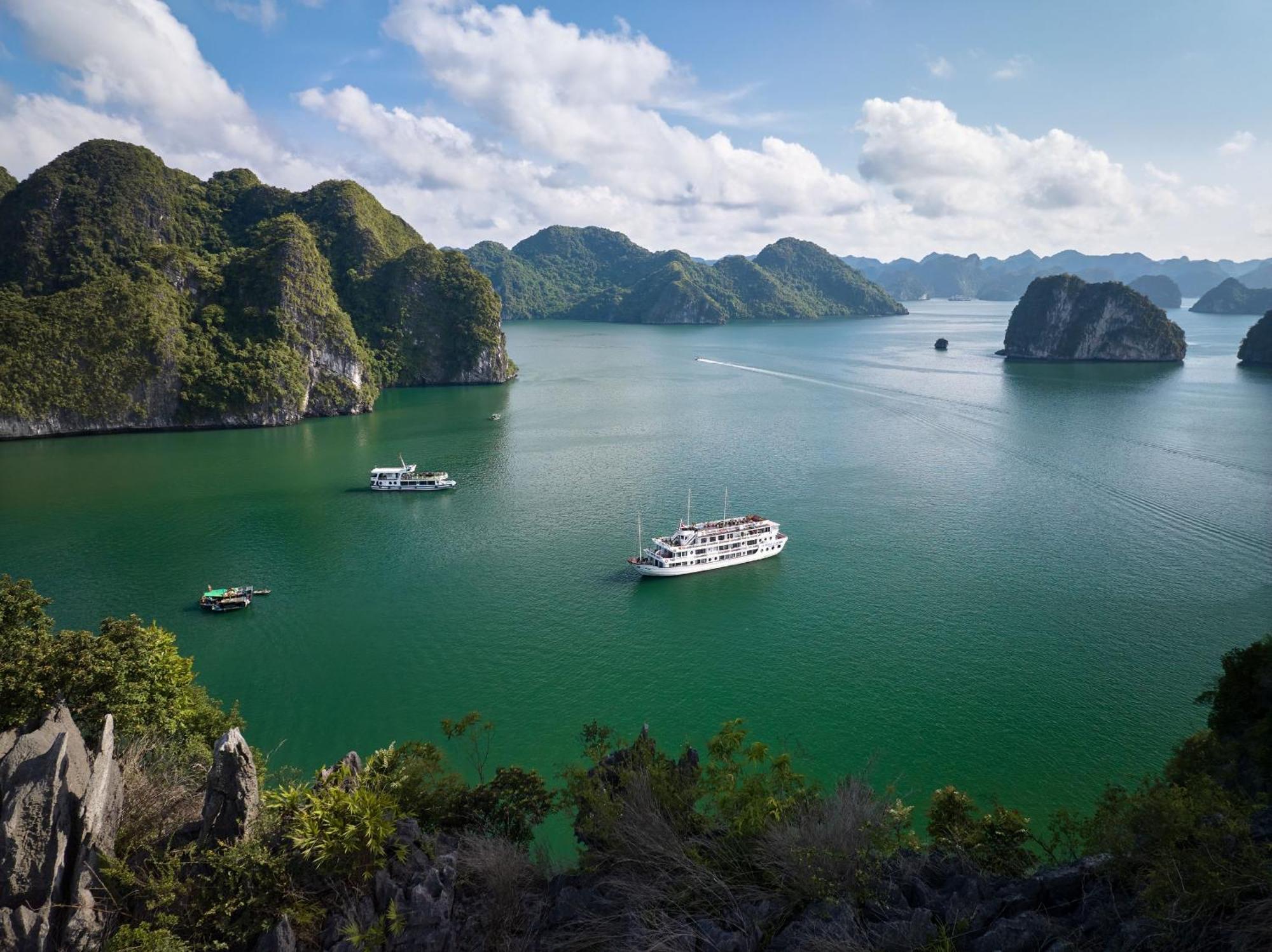 Hera Boutique Cruise Ha Long Bay Экстерьер фото