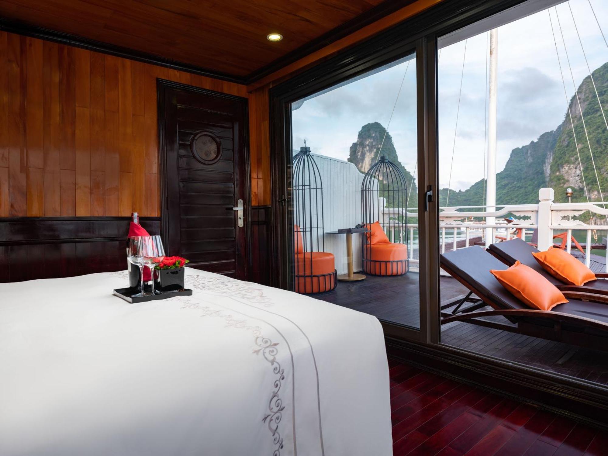 Hera Boutique Cruise Ha Long Bay Экстерьер фото